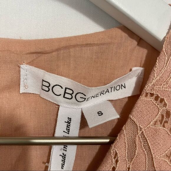 BCBG Lace Top Womens Small Blush Pink Sleeveless Blouse Coquette Feminine - Picture 4 of 5